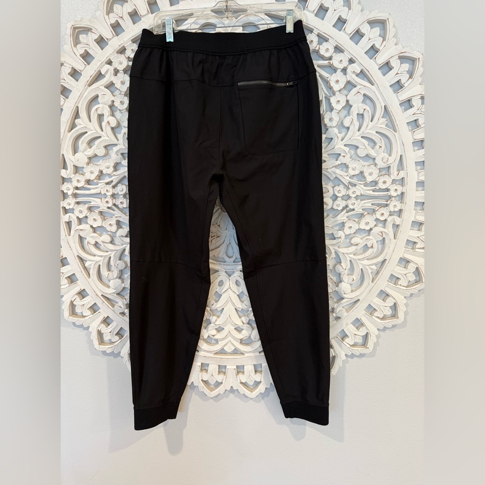 Lululemon Intent Jogger Pants! Size L